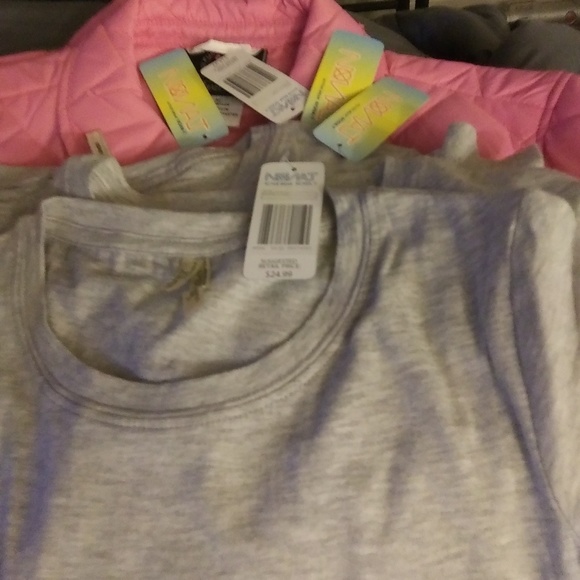 Gray t-shirts - Picture 3 of 3